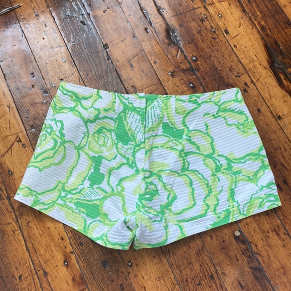 Lilly Pulitzer Liza shorts - Picture 2 of 4